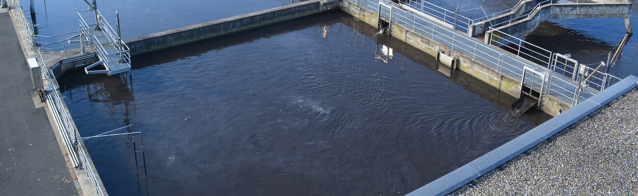 Čistička odpadních vod s populačním ekvivalentem 85 000 v Kitzingenu.