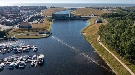 Bublinový závěs od The Great Bubble Barrier v Katwijku / Nizozemsko