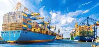 Kompresory při nasazení v námořnictví, loďařství a provozu lodí – hospodárná technologie od společnosti KAESER KOMPRESSOREN pro námořní použití.