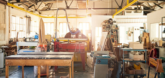 Kompresory v dílně a řemeslné výrobě – společnost KAESER KOMPRESSOREN dodává inovativní, bezpečnou a hospodárnou technologii pro všechna použití stlačeného vzduchu.