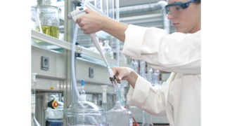 Průmyslové pístové kompresory KAESER ve výzkumu a vědě.